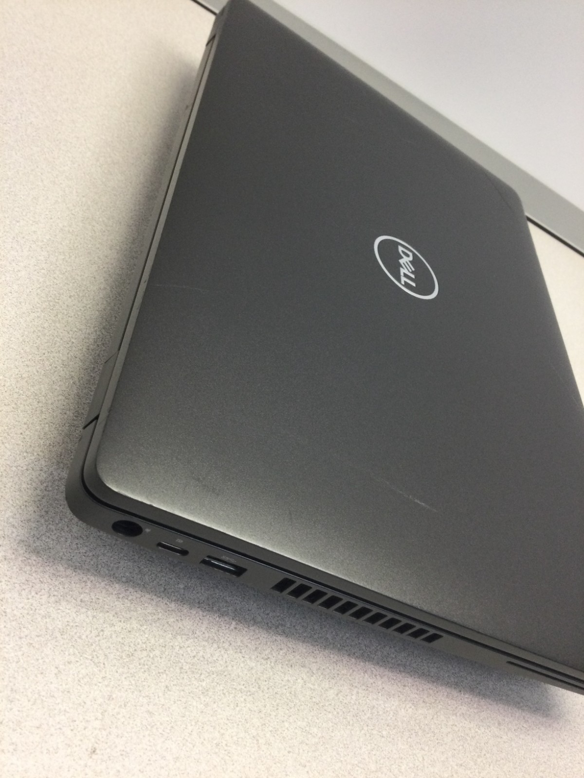 Dell Latitude 5500 15.6″ 256GB SSD Core i7-8665u, 1.90GHz 8GB RAM GB WIN 11 PRO