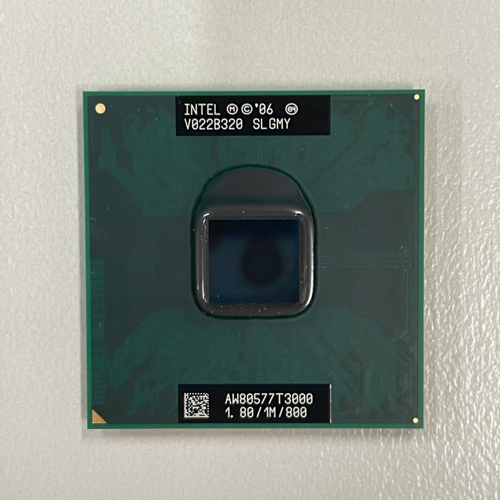 Intel Celeron T3000 1.8 GHz CPU 800 MHz 1MB Cache Socket P Processor SLGMY