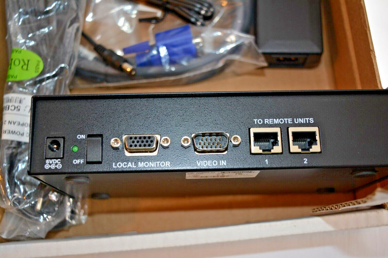 NEW Black Box AC500A-R2 Cat5 VGA 2-Channel Video Splitter