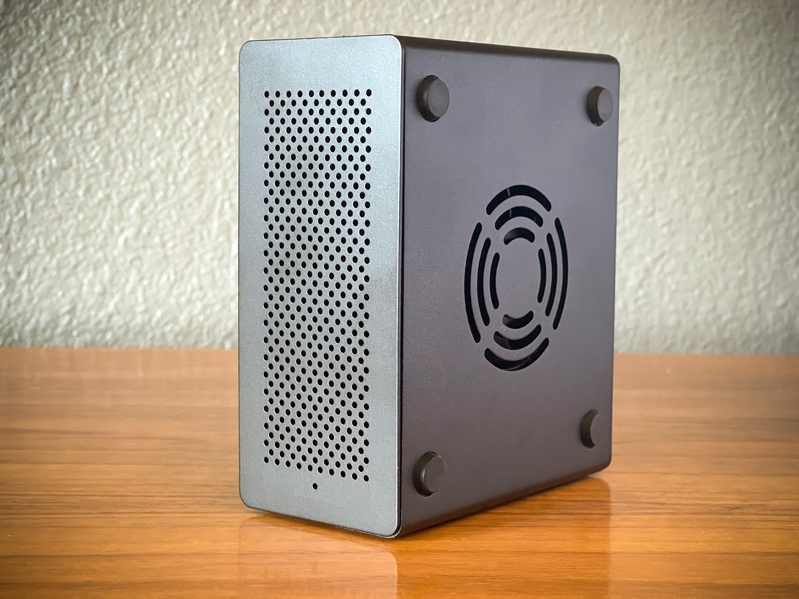 OWC Express 4M2 4-Slot NVMe M.2 SSD Enclosure Thunderbolt 3 OWCTB3EX4M2 OB