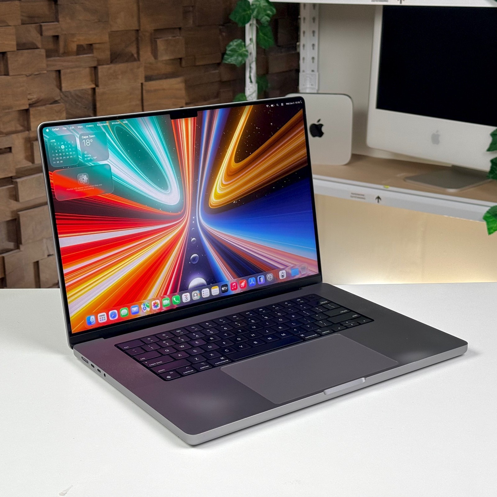 EXCELLENT MacBook Pro 16″ 2021 M1 Pro 10-CPU 16-GPU 16/512 Tahoe 2025 + WARRANTY
