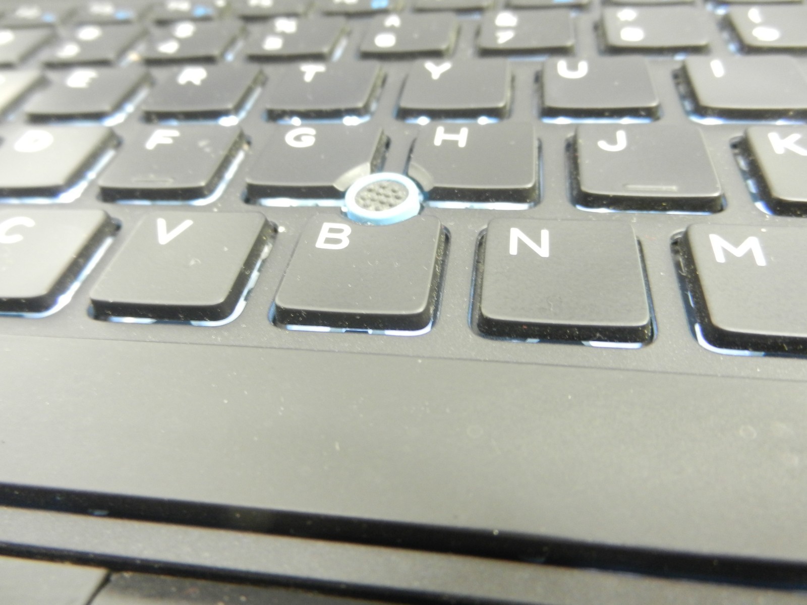 Dell Latitude E5570 Laptop CORE i5-6200U @ 2.40Ghz / NO Ram / NO SSD * READ ME *