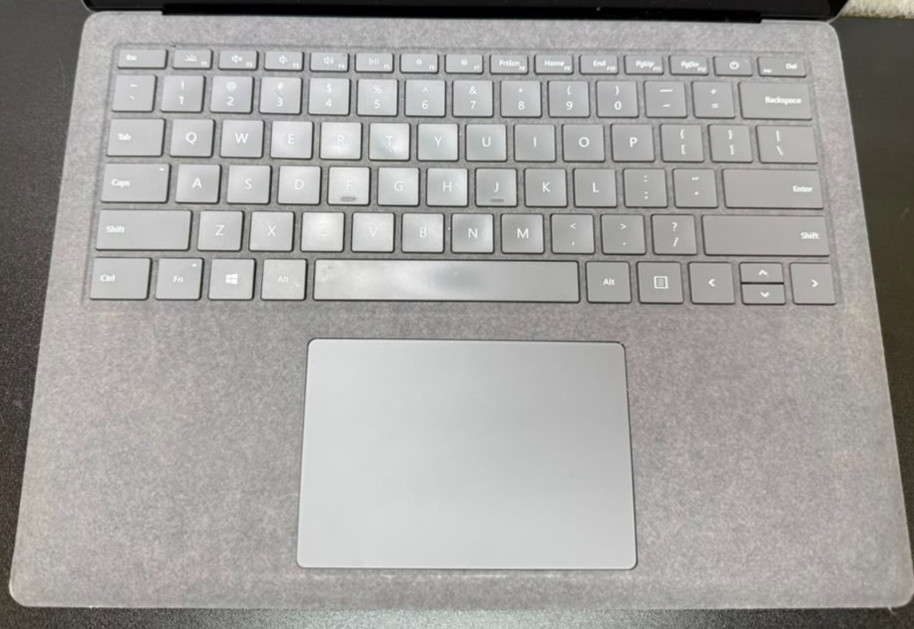 Microsoft Surface Laptop 3 13.5 i5 10th Gen 8GB RAM 256GB SSD -Read descr