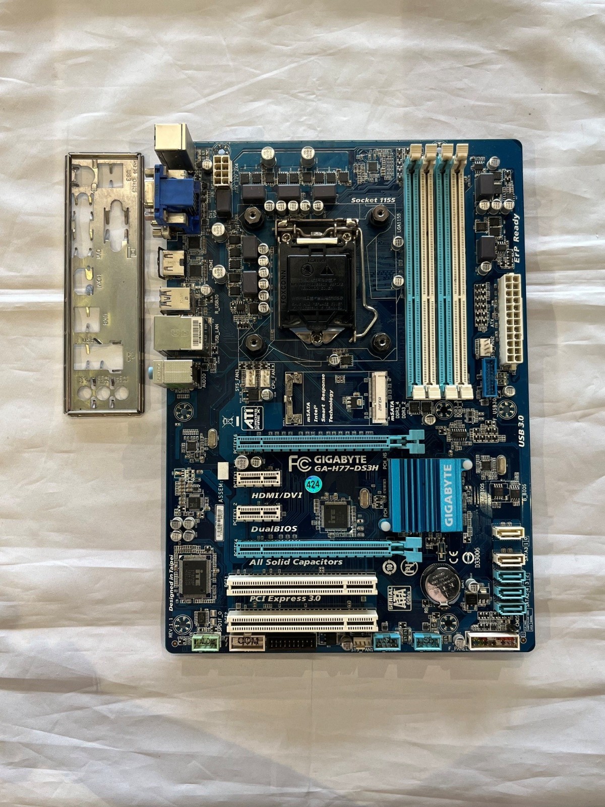 Gigabyte GA-H77-DS3H LGA1155 H77 Motherboard ATX VGA DDR3 With I/O shield