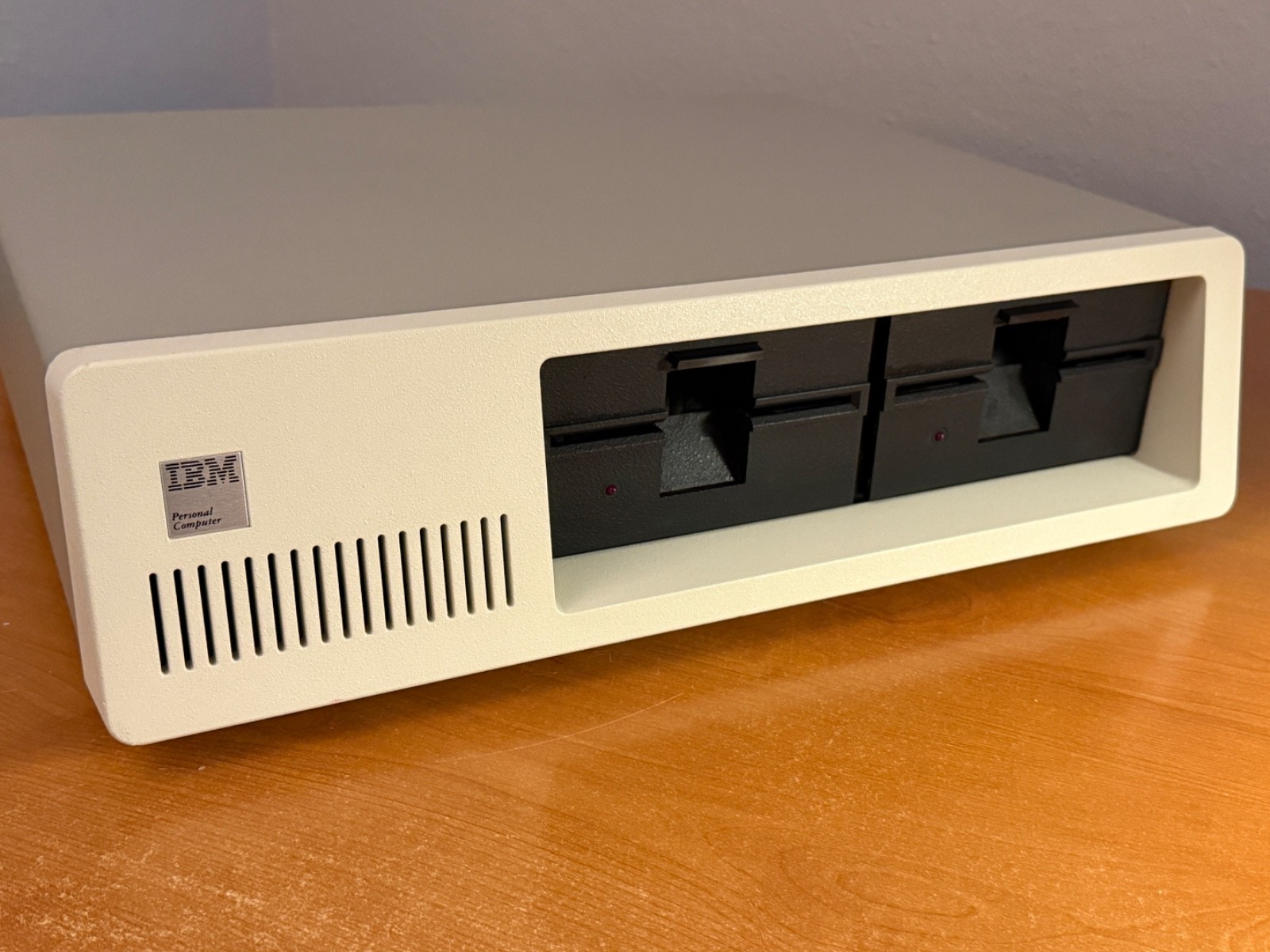 Vintage IBM 5150 Computer – 640KB – 20MB HDD – Excellent Working!