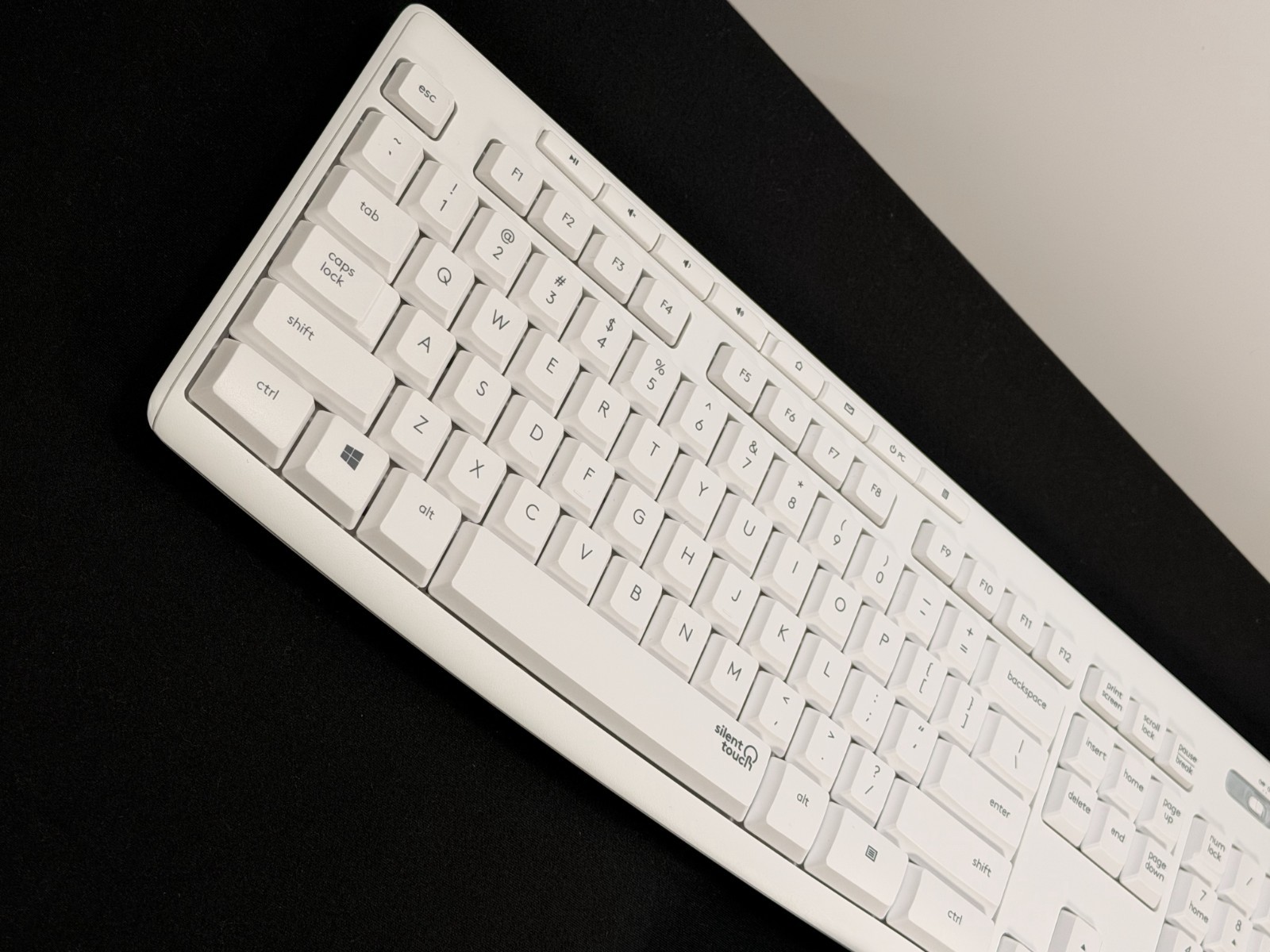 Logitech MK295 Silent Wireless Keyboard and Mouse Combo – White – UNUSED NO BOX