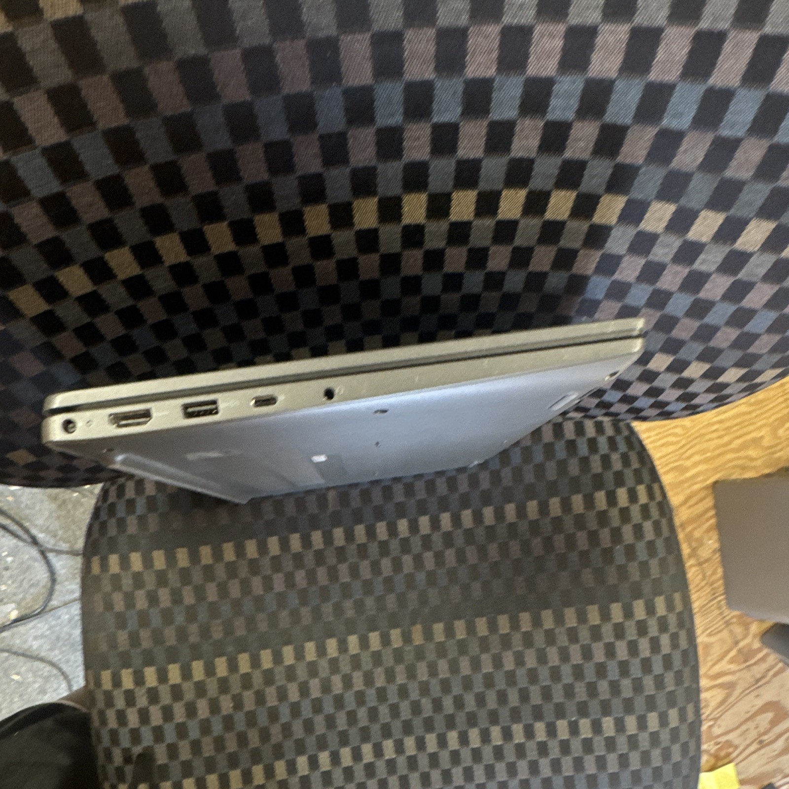 Dell Latitude 3440 14″ i5-1335U 16GB 256GB SSD Win 11 Pro Gray