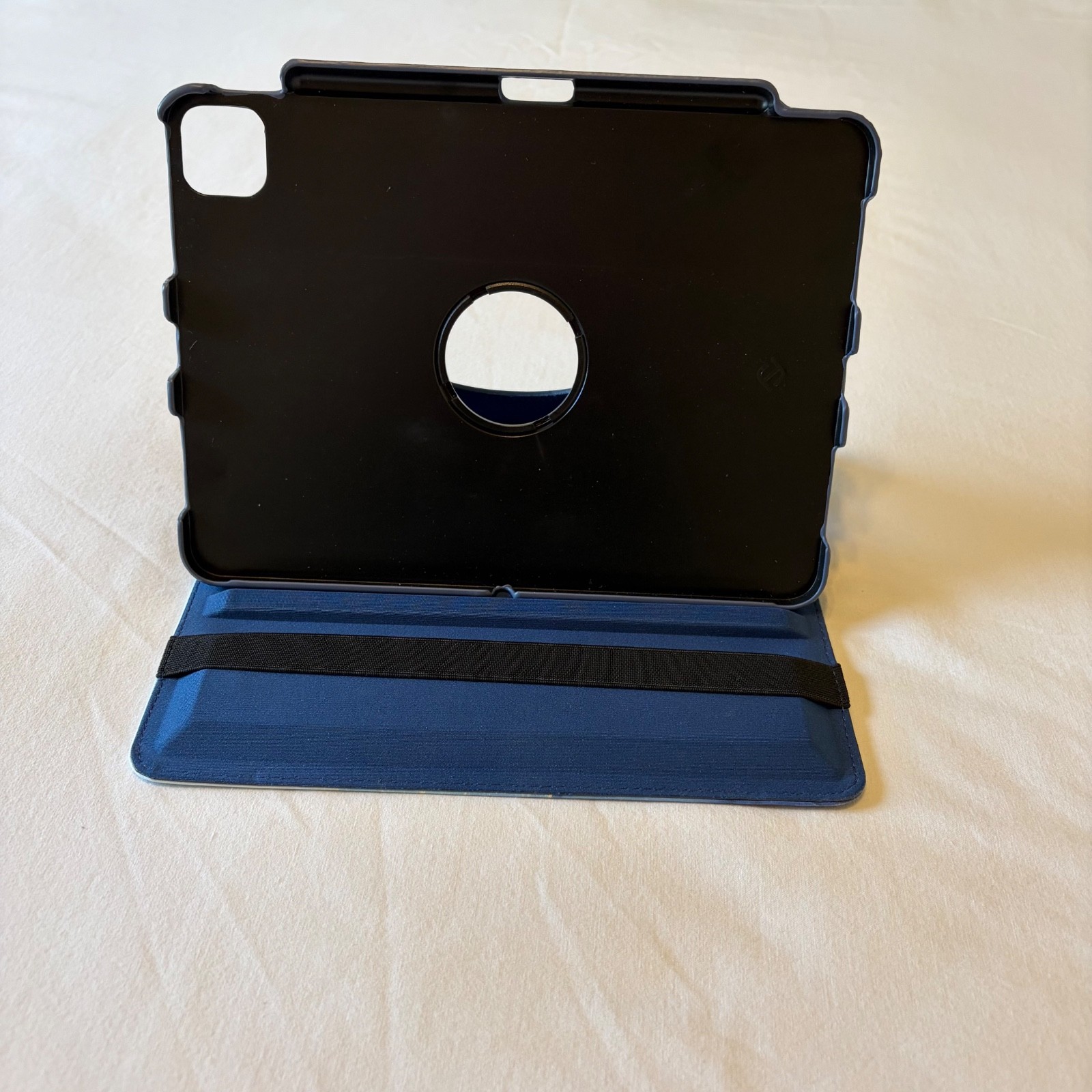 Fintie Rotating Case for iPad Pro 11-inch 11″ 4th/3rd/2nd Gen Ocean marble, 360