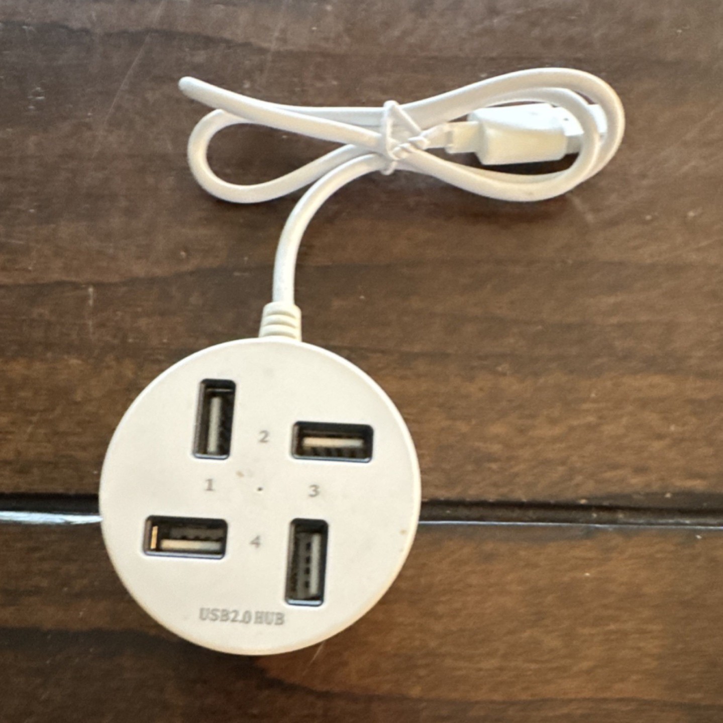 Sakar International USB 2.0 4-Port Charging Hub Splitter Box ITE22-MPH White