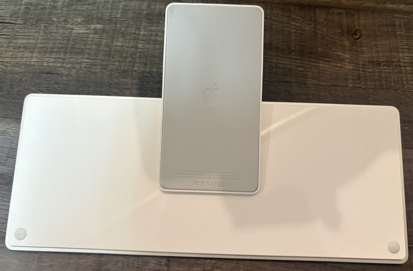 1st Gen Apple iPad Keyboard Dock A1359 w/ Original Box