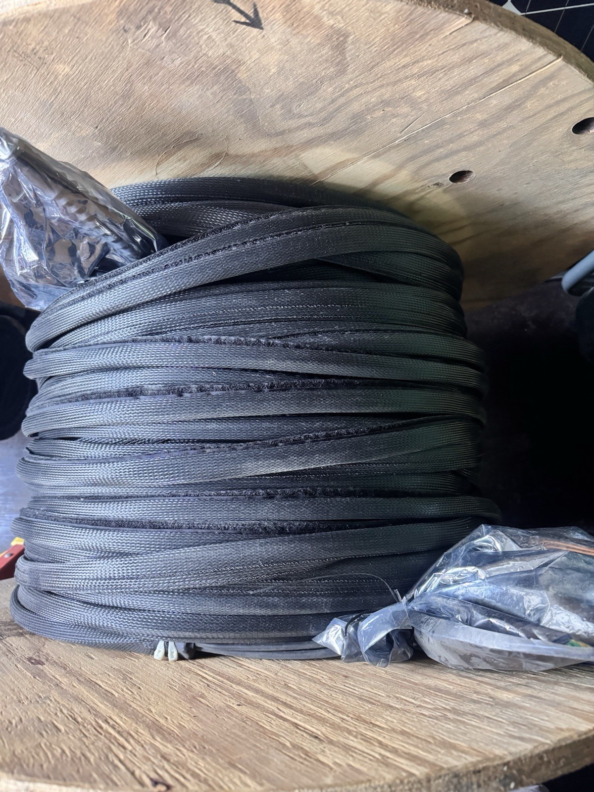 500’ Hybrid/Composite Cable (Ethernet CAT6, Fiber Optic, VGA, 125V 20Amp 5-20P)