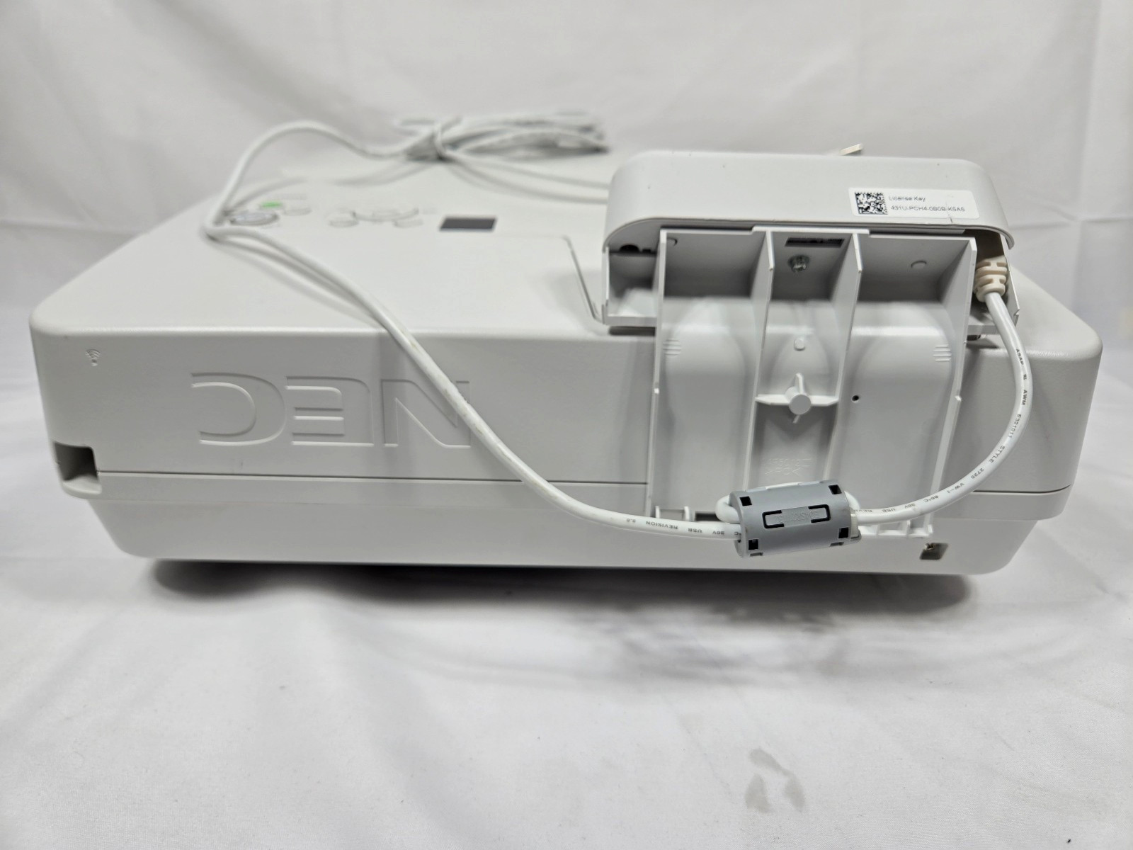 NEC NP-UM351W LCD Ultra Short Throw Projector 3500 Lumen 2581 Lamp Hours
