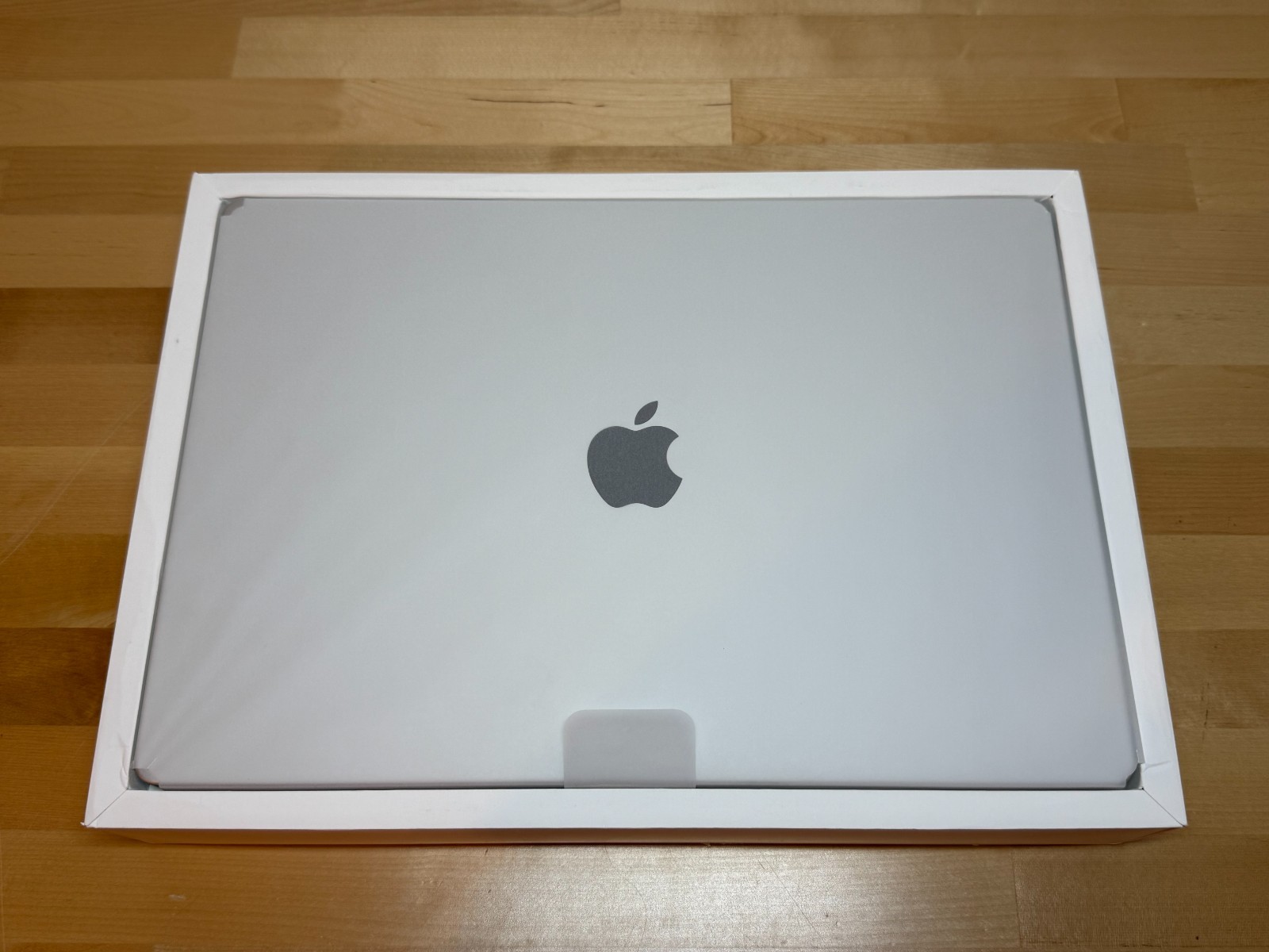 Apple MacBook Pro 16″ M4 Pro 14-Core CPU 20-GPU 24GB 512GB Silver MX2T3LL/A NEW