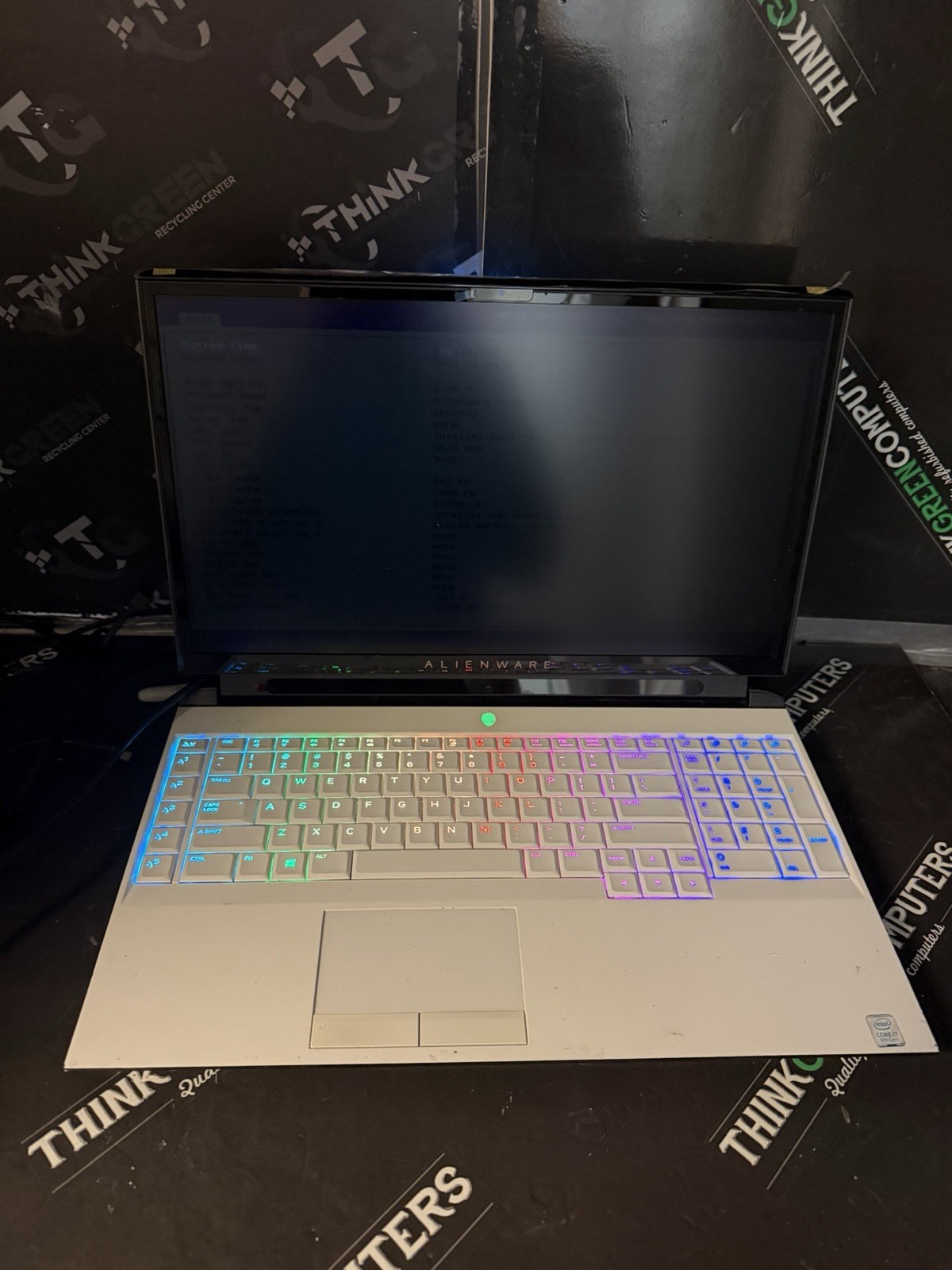 Alienware Area 51m R1 I7-9700K RTX 2070 32GB DDR4 BACKLIGHT ISSUE No HD/OS