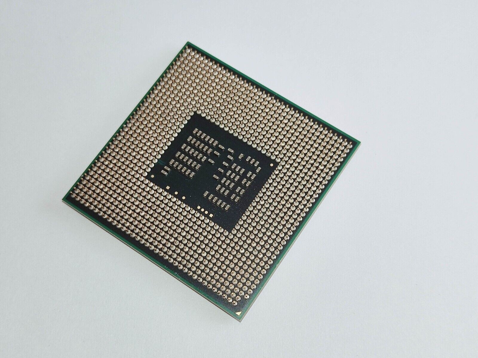Intel i3-370M 2.4GHz Dual Core CPU Processor SLBUK