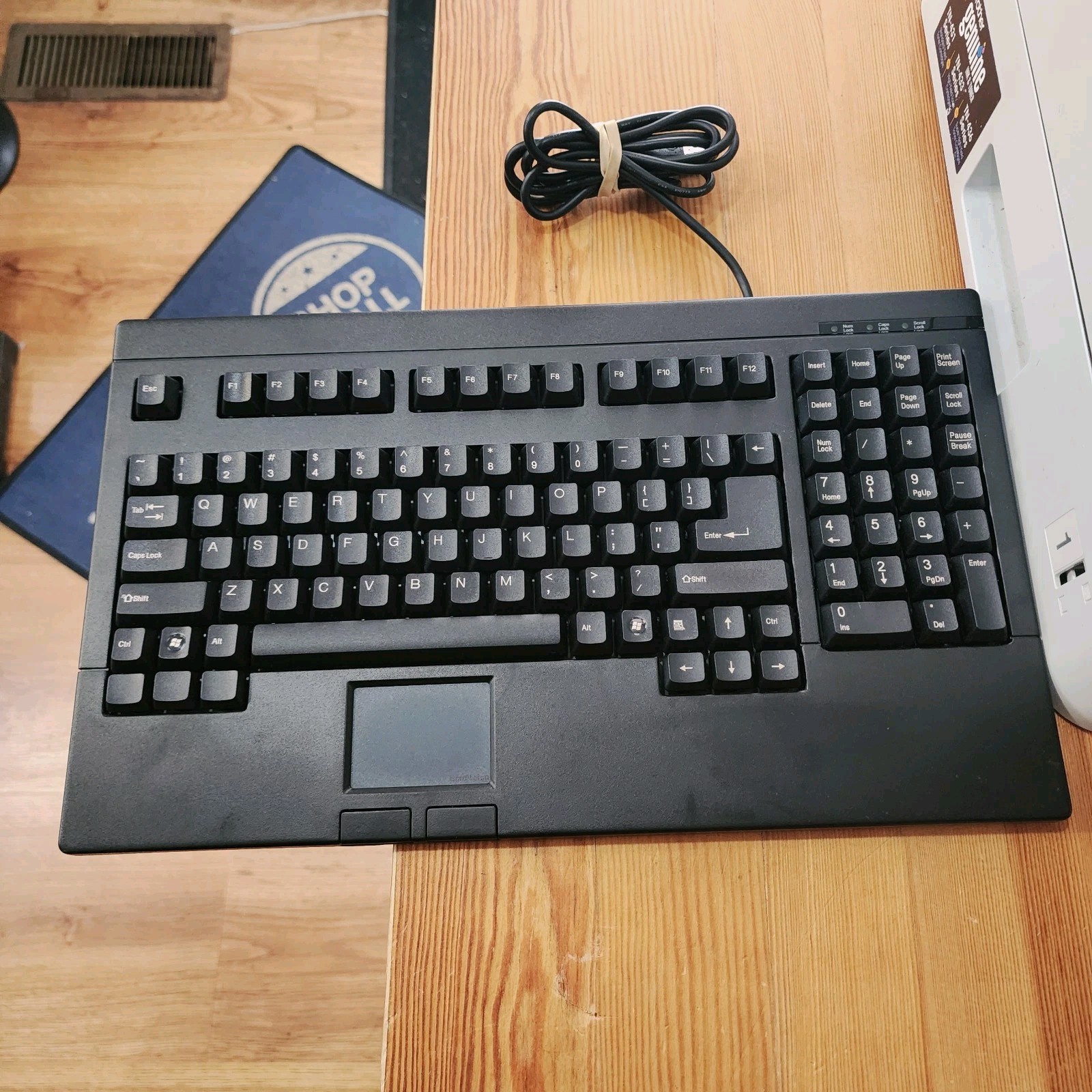 SOLIDTEK ACK-730U Wired USB Keyboard with Built In Mouse Pad KPF5864 – TESTED