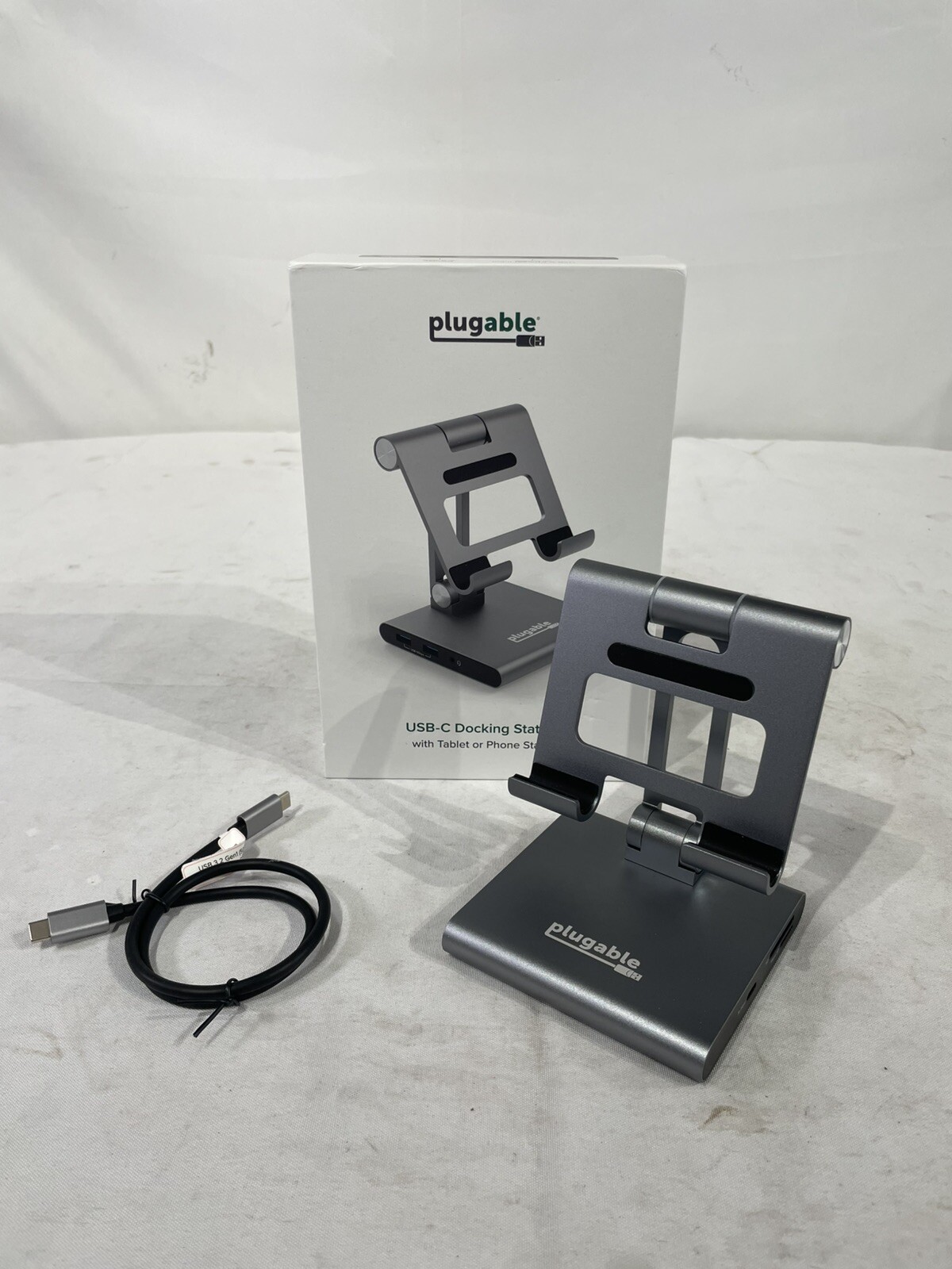 Plugable USB-C Docking Station with Tablet or Phone Stand 100w Charging UDS-7IN1