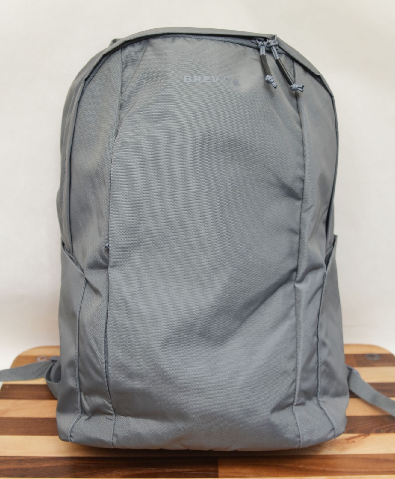 Brevite Daytripper Minimalist Travel Backpack – Poppy Seed Gray – New With Tags