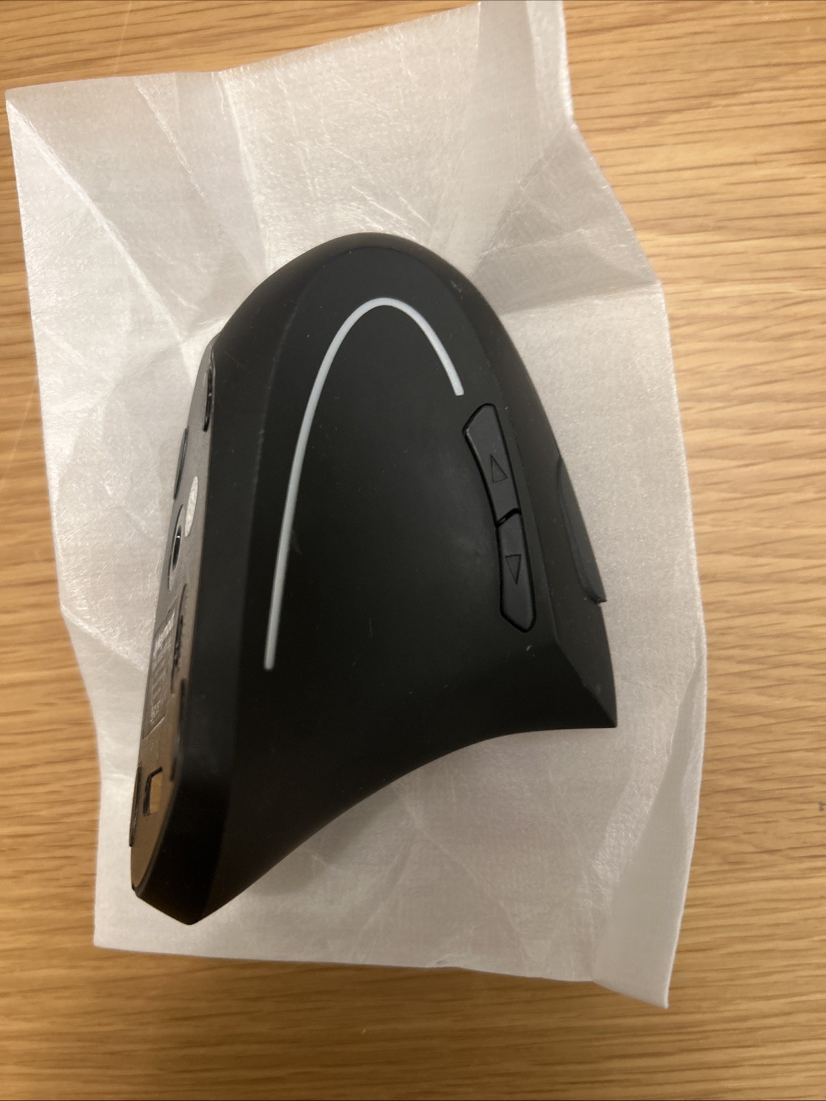 Bluetooth and 2.4G 2-in-1 Wireless Mouse, Ergonomic Vertical Design, 1000/120…