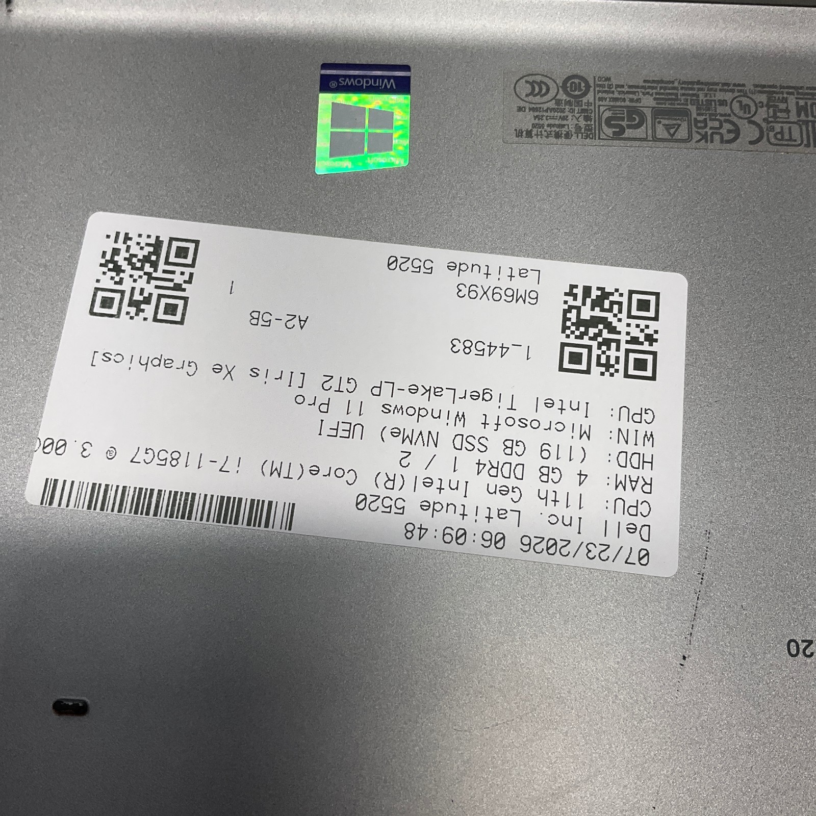 Dell Latitude 5520 15.6″ i7-1185G7 1.8GHz 4GB 128GB SSD Windows 11 Pro Laptop