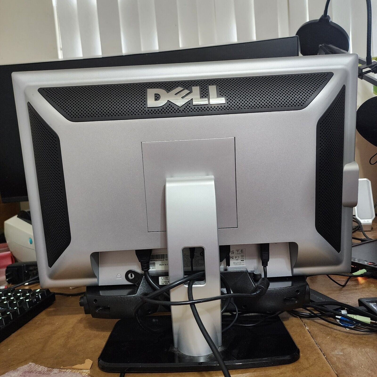 Dell SP2008WFPt 20″ Black/Silver Desktop Flat Panel LCD Display Monitor *Tested*