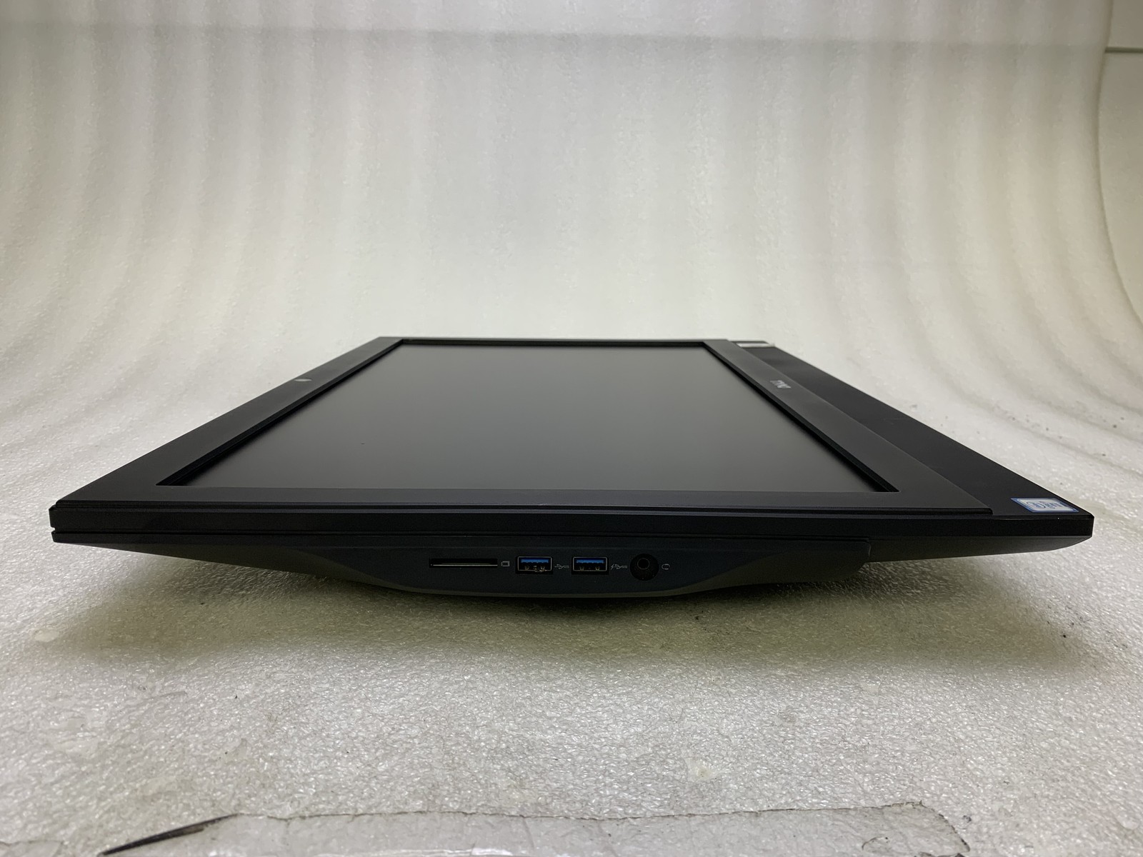 Dell OptiPlex 7440 AIO 23″ Core i7-6700 3.4GHz 16GB RAM 500GB HDD NO OS No Stand