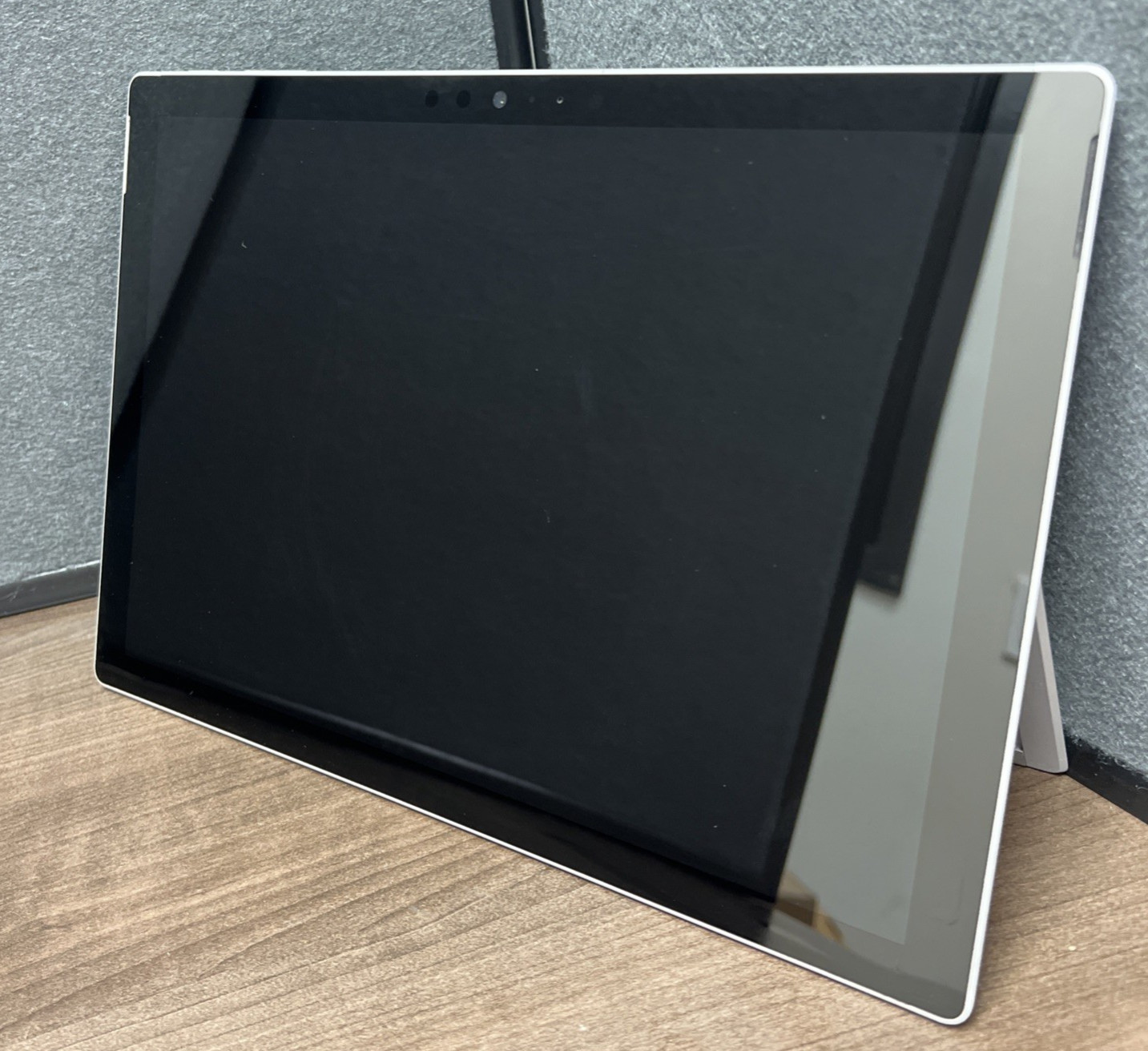 Microsoft Surface Pro 6 i5-8350U 8GB RAM 256GB SSD *read