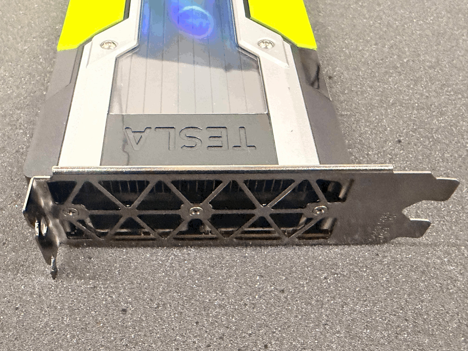Nvidia TESLA P40 24GB GDDR5 PCI-E GPU Accelerator Graphics Card 699-2G610-0200