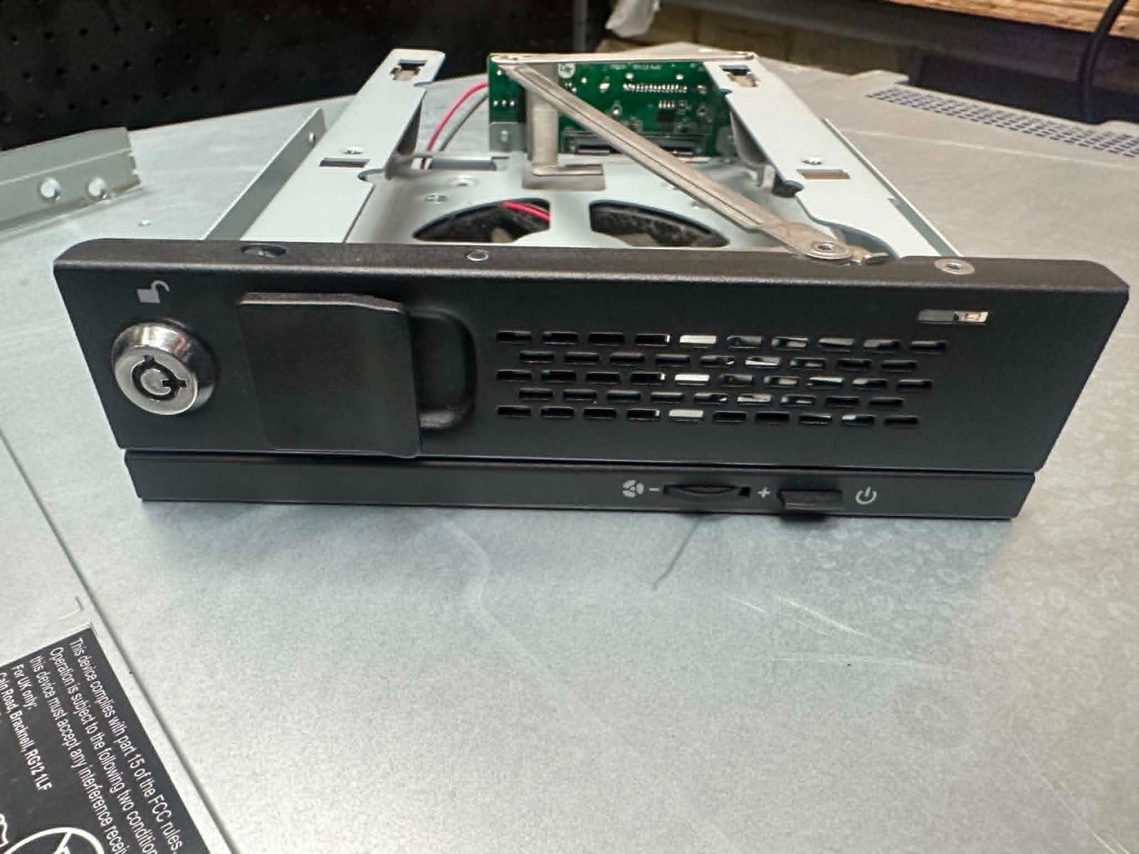 ICY DOCK MB171SP-B TurboSwap 3.5″ SATA Hot Swap Mobile Rack 5.25″ Bay