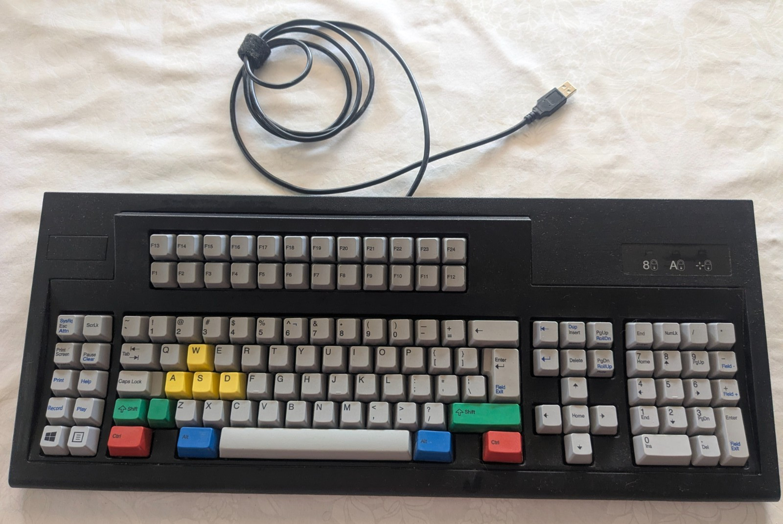 Unicomp Model M 122 UB40B5A Buckling Spring Keyboard