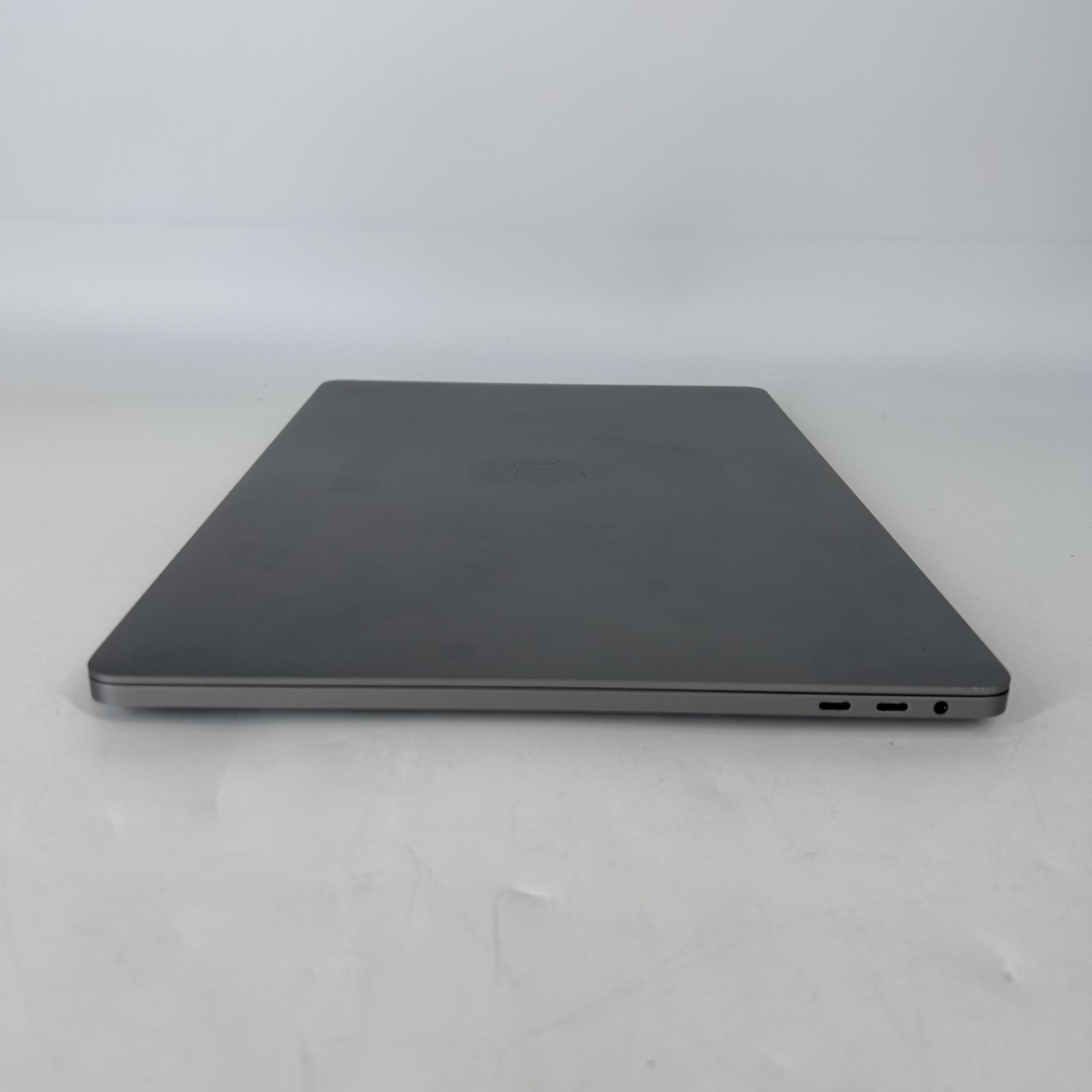 MacBook Pro 16 Touch Bar Space Gray 2019 i9 16GB 1TB AMD Radeon Pro 5500M Good