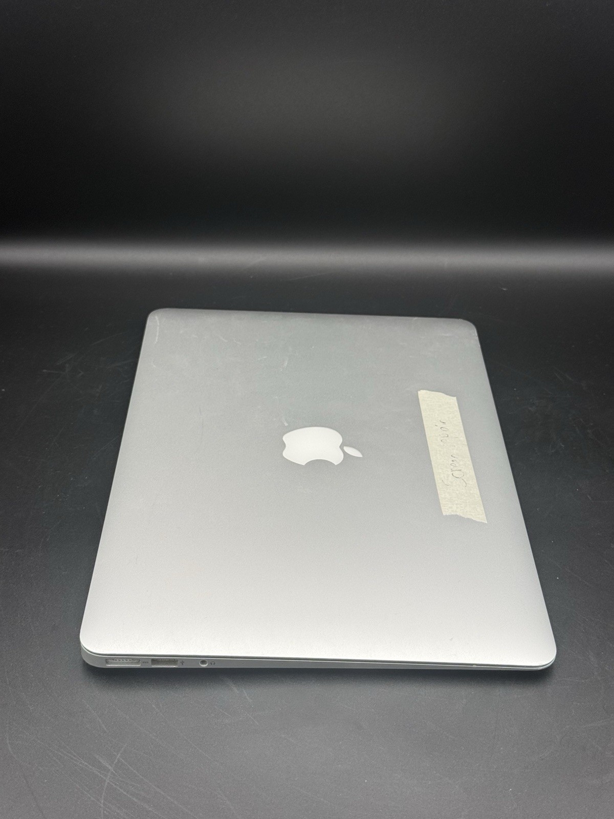 Apple MacBook Air 13.3″ (128GB SSD, Intel Core i5 5th Gen., 1.80 GHz, 8GB)…