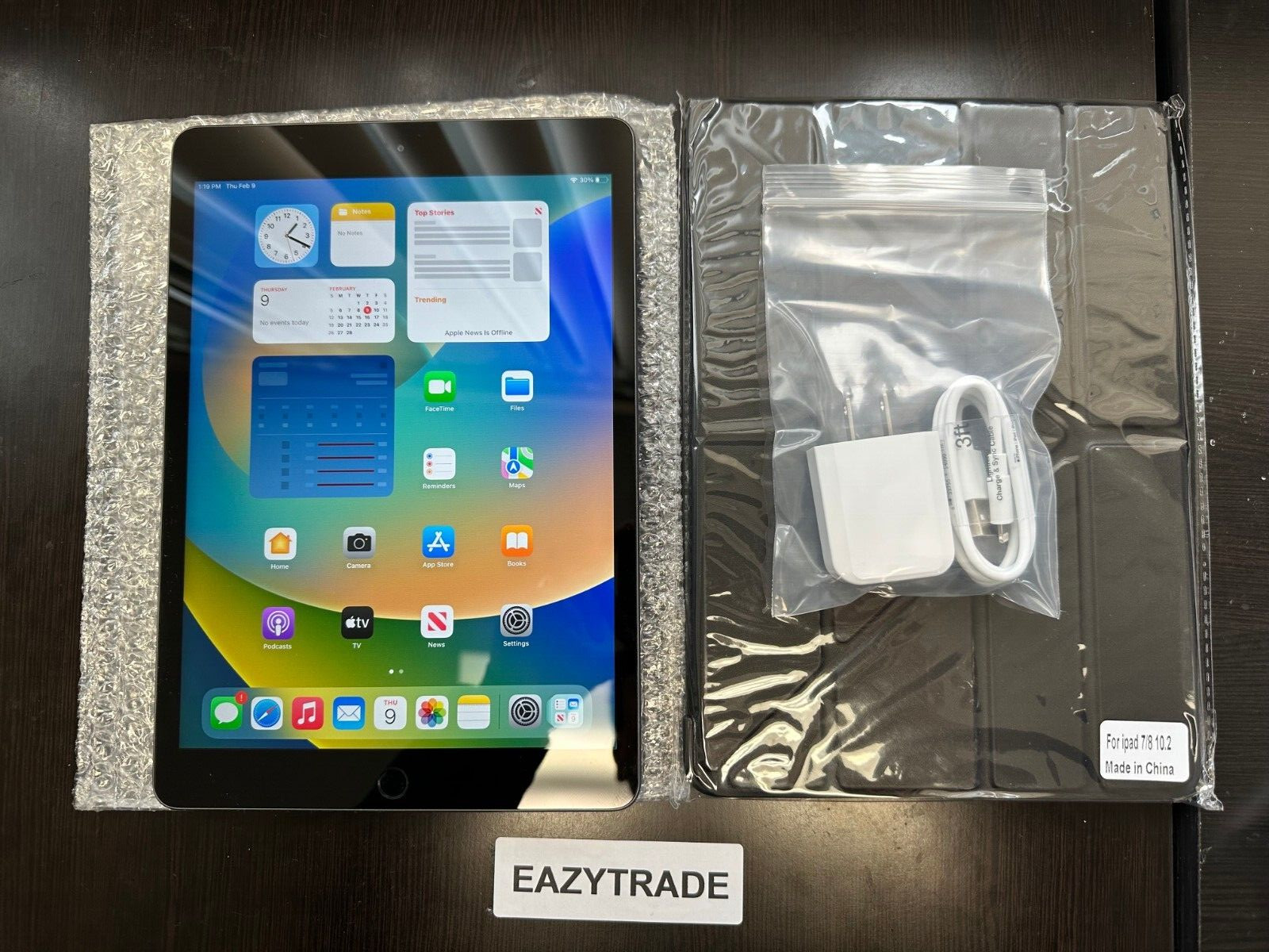 Apple iPad 8th Gen. 32GB, Wi-Fi, 10.2 in – RANDOM COLOR- Bundle – Daily Deal