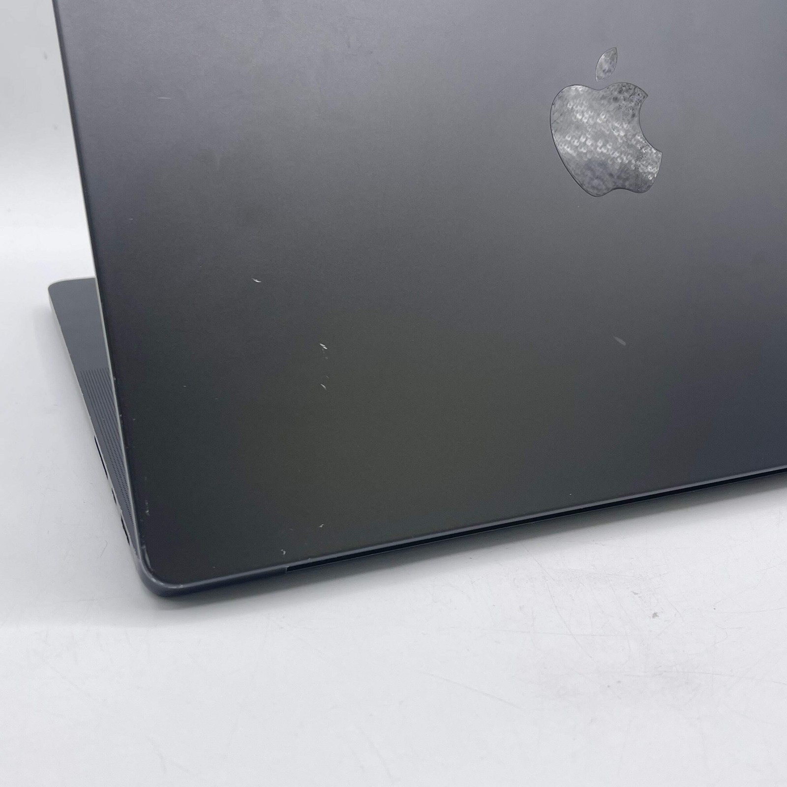 2023 Apple MacBook Pro 14″ M3 Pro 14C GPU 4.0GHz 18GB RAM 512GB SSD A2992