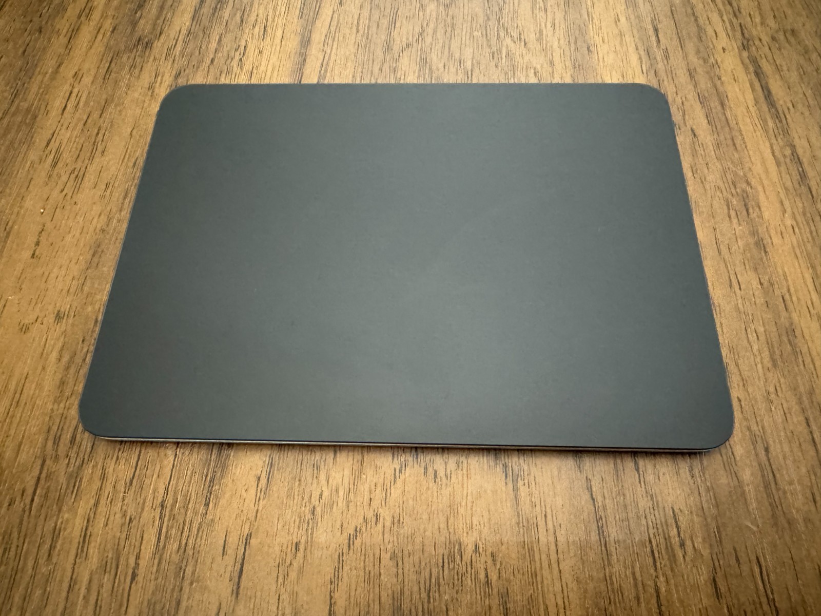 Apple Magic Trackpad 2 (A1535) – Space Gray – Wireless Bluetooth/Lightning USB