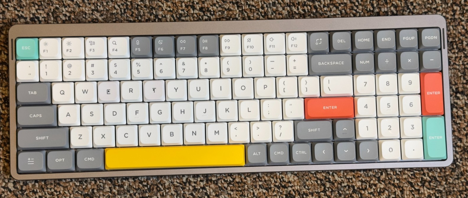NuPhy Air96 V2 Wireless Keyboard Blue switches Low Profile QMK/VIA extra Keycaps