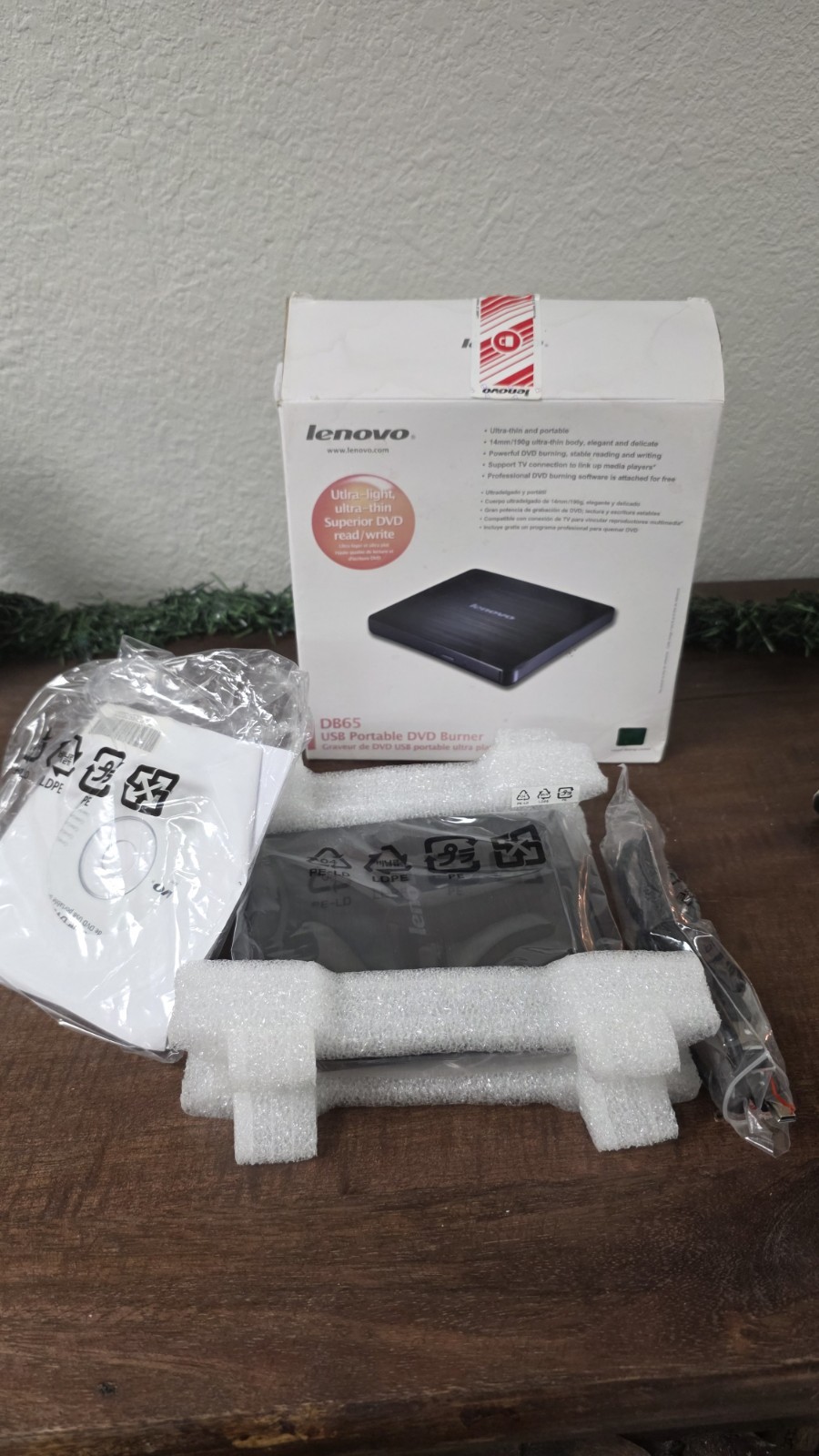 New OB Lenovo Slim Ultra-thin DVD Portable Burner DB65 Read / Write Black