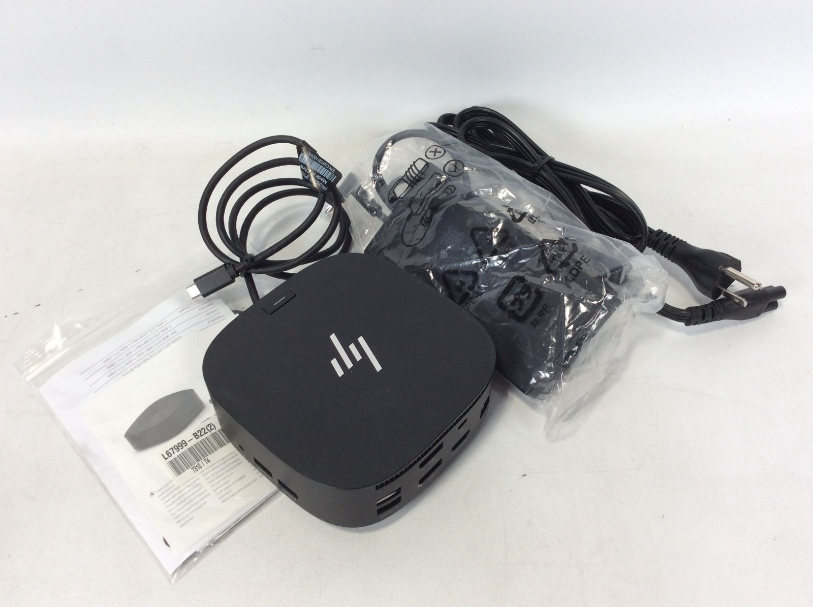 HP USB-C Dock G5 Universal Docking Station 5TW10UT#ABA w/ AC Adapter