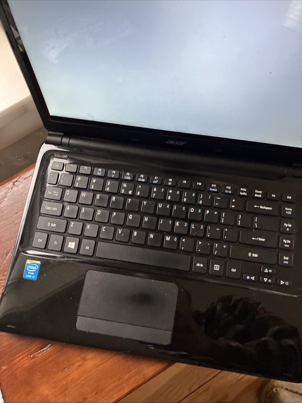 Acer Aspire E1-470P 14″ HD Touch Screen Laptop Intel Core i3 For Parts Or Repair