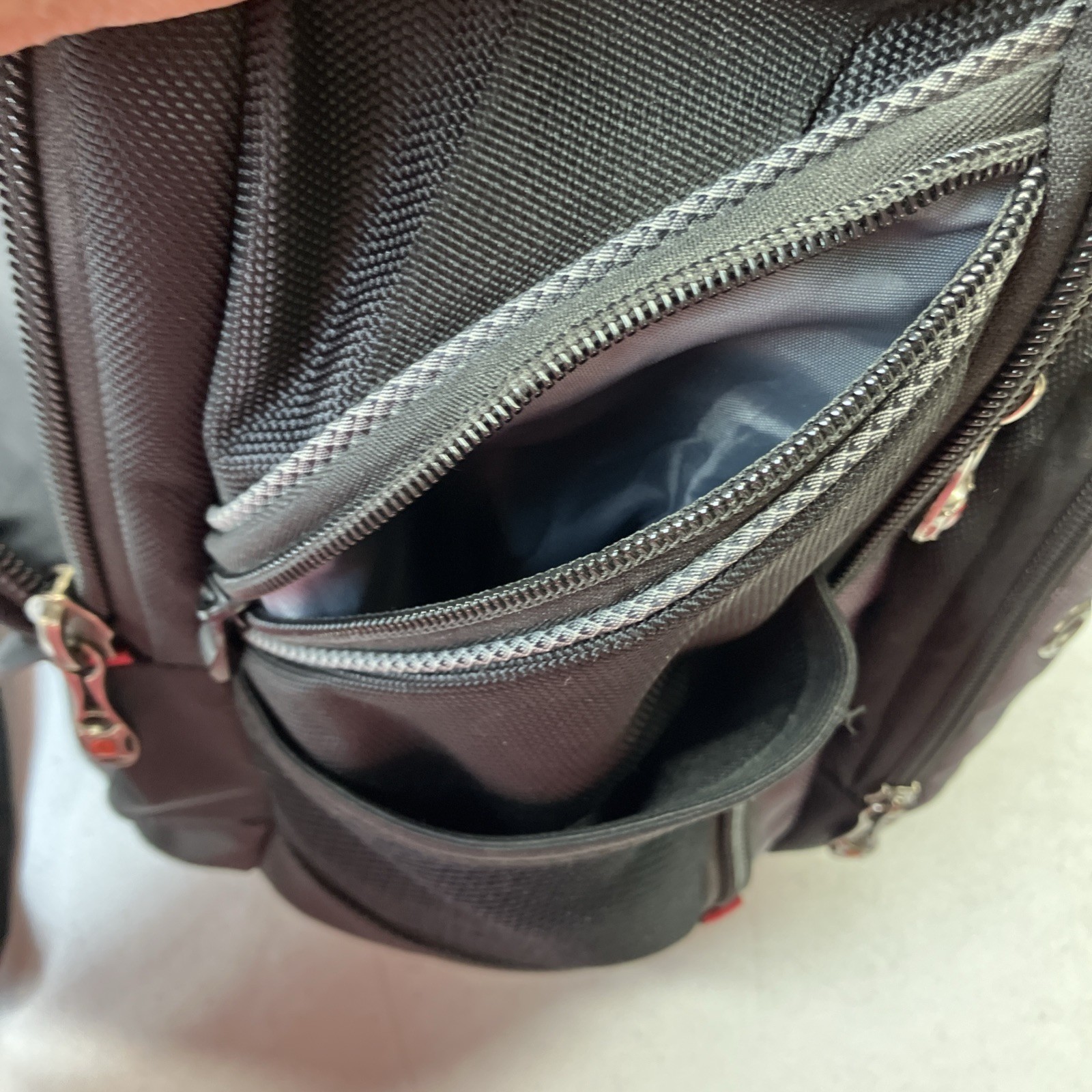Swiss Gear Wenger Synergy 16″ Laptop Backpack, Black/Gray