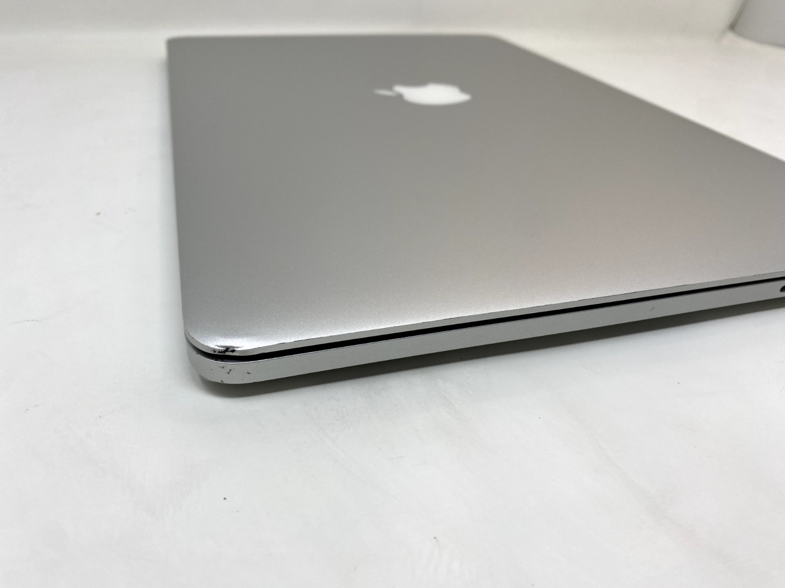 Apple MacBook Pro 2.5GHz 15-inch intel i7 2015 16GB RAM 128GB SSD DG M370X