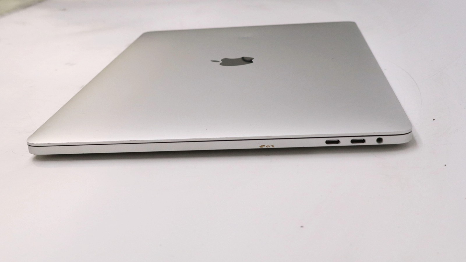 Apple Macbook Pro 15″ i9-9980HK 32GB 512GB – Very Good