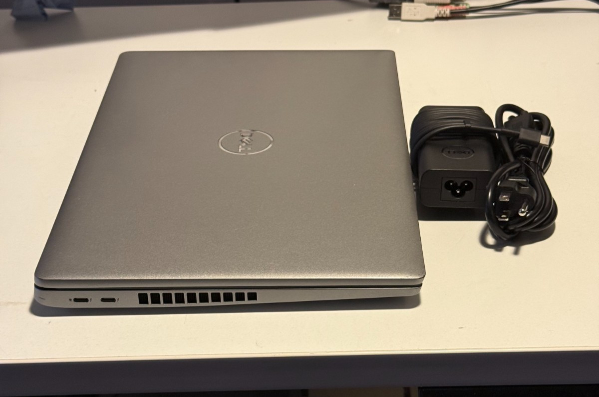 Dell Latitude 5530 15.6″ Touchscreen Laptop (Intel Core i7, 512GB SSD, 16GB Ram)