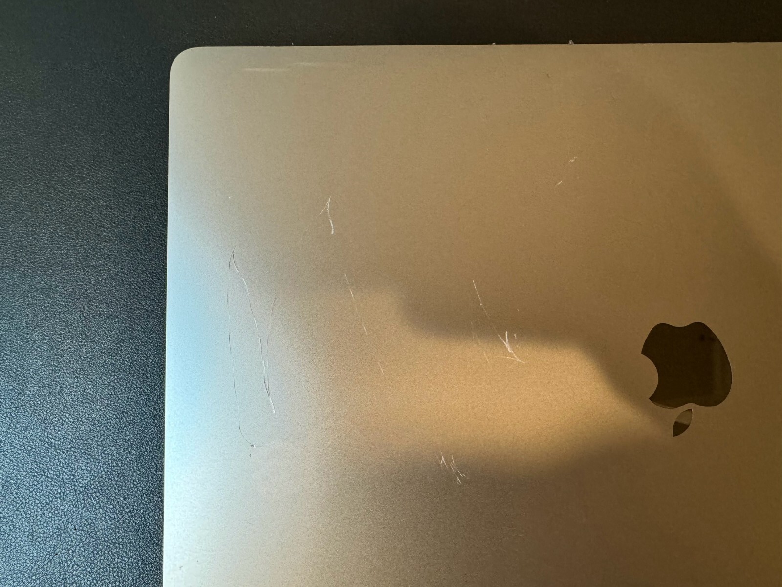 Genuine Apple LCD Display Screen Assembly 16″ MacBook Pro A2141 2019 | Gray