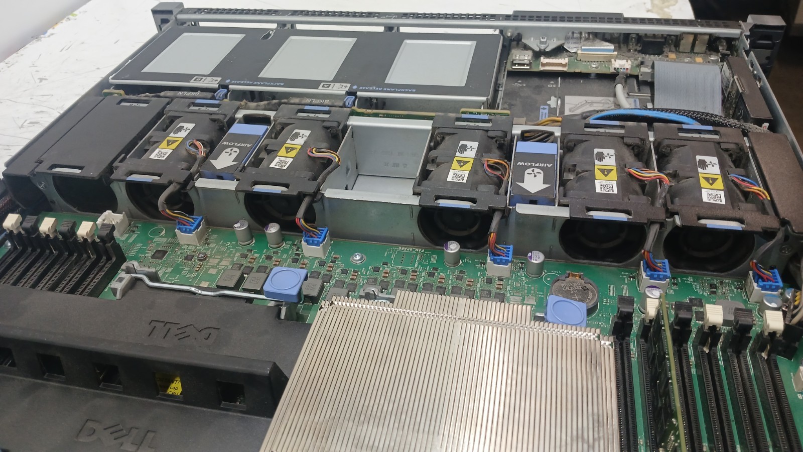 Dell PowerEdge R610 w Intel Xeon E5645 @2.40GHz 8GB RAM NO HDs *READ*