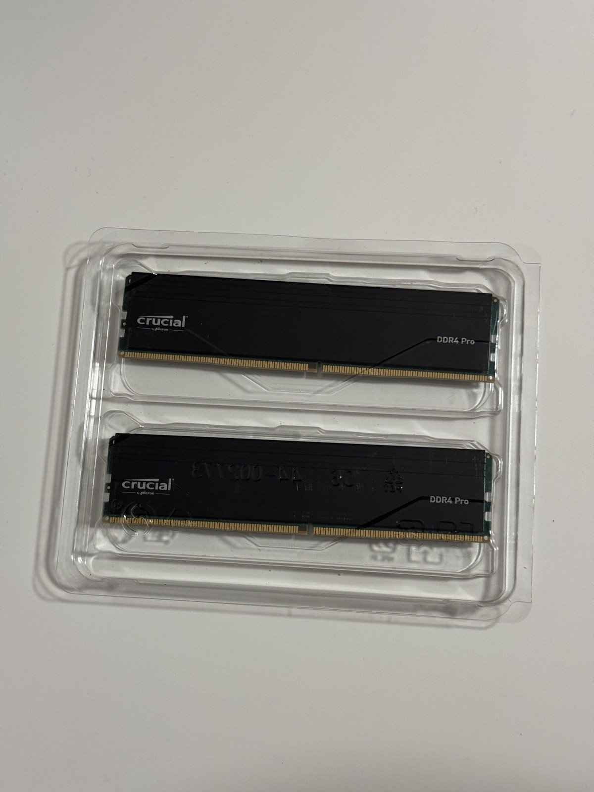 Crucial Pro 32GB (2x16GB) DDR4-3200MHz CL22 RAM Kit (Intel/AMD) compatible