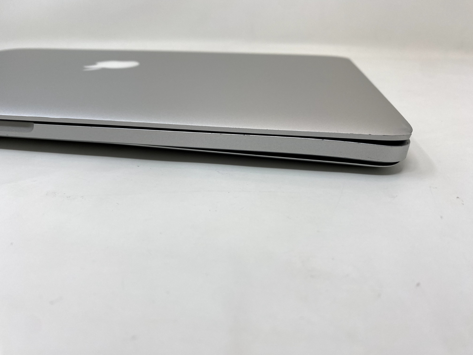 Apple MacBook Pro 2.5GHz 15-inch intel i7 2015 16GB RAM 128GB SSD DG M370X