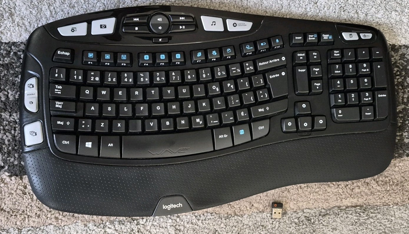 Logitech K350 Wireless Keyboard Black, French Canada (QWERTY) – With Receiver