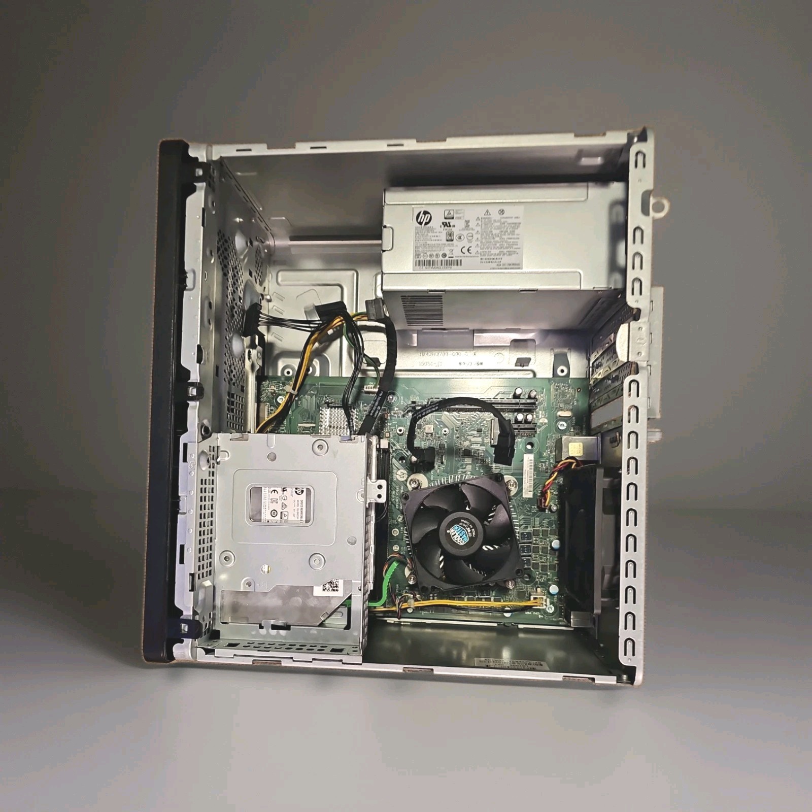 HP M01-F0024 Desktop AMD Ryzen 5 3400G, 8GB RAM, NO SSD
