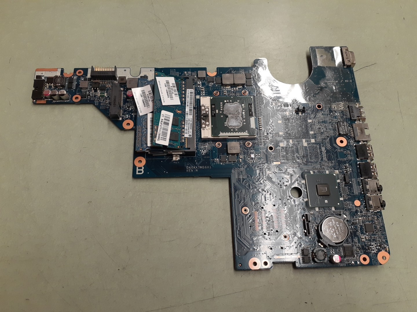 HP Compaq CQ42 G42 Intel DA0AX1MB6H1 Motherboard / SLBUK / 1x2GB 1x1GB